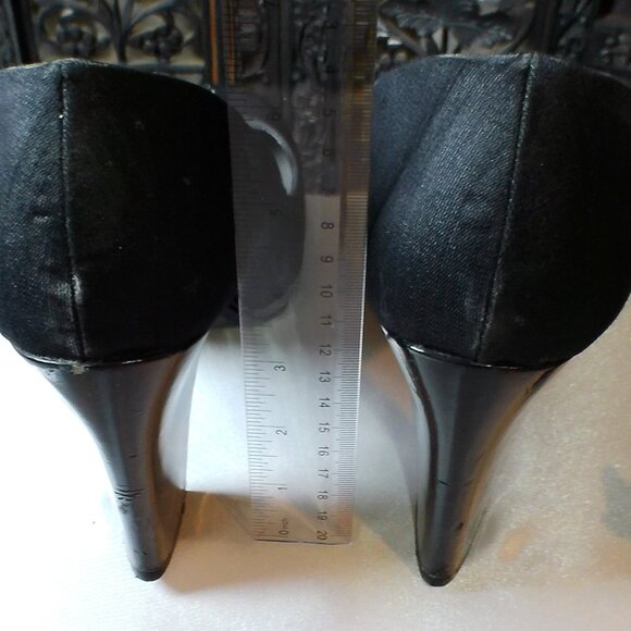 Women's Naturalizer Black Pumps Size 10 - Picture 7 of 8